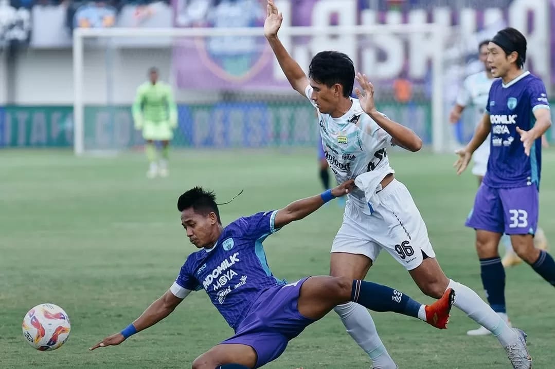 Persita Tangerang vs Persib Bandung 