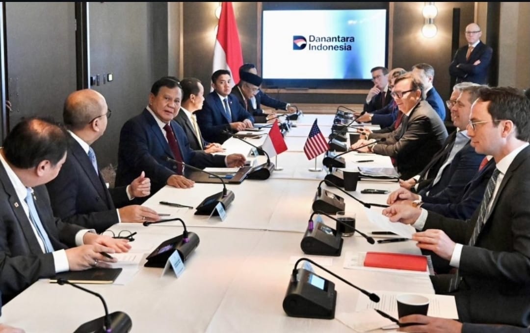 Presiden berdialog dengan pengusaha Amerika Serikat dalam forum bisnis di Washington D.C., membahas investasi sektor teknologi, energi terbarukan, dan ekonomi digital, Jumat (2022026). 