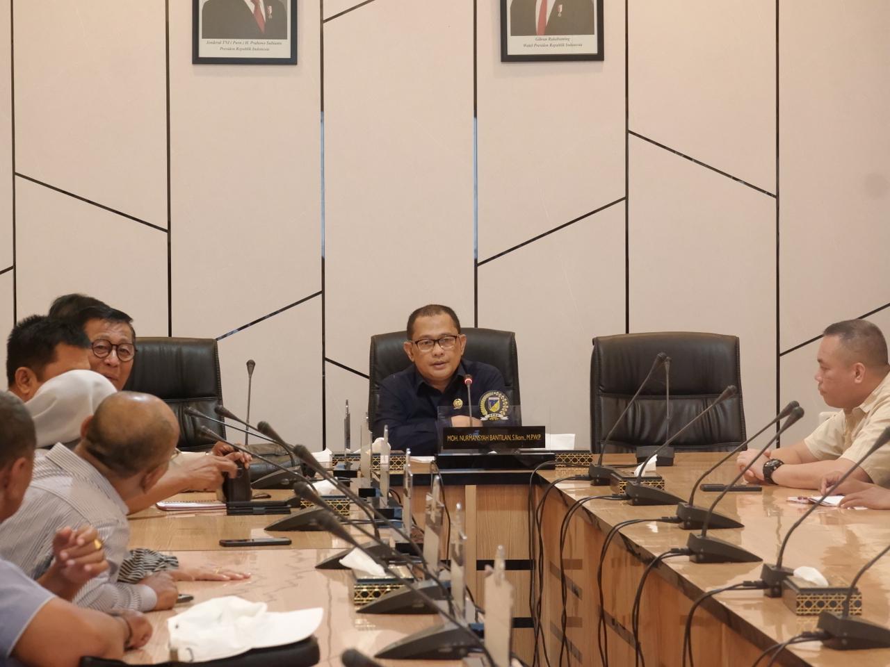 Ketua Pansus DPRD Sulteng Moh. Nurmansyah Bantilan memimpin RDP bersama PT TEN dan PT CMP terkait konflik agraria petani sawit di Tolitoli. (Foto kedua: Anggota Pansus Hasan Patongai)