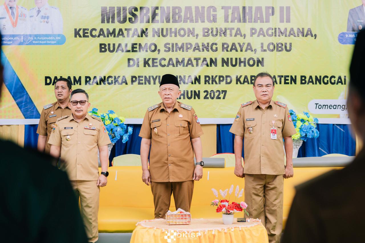 MUSRENBANG: Bupati Banggai, H. Amirudin Tamoreka, bersama Wabup H. Furqanudin Masulili di kegiatan musrenbang Kabupaten Banggai.(FOTO: NENDRA PRASETYA/RADAR PALU)