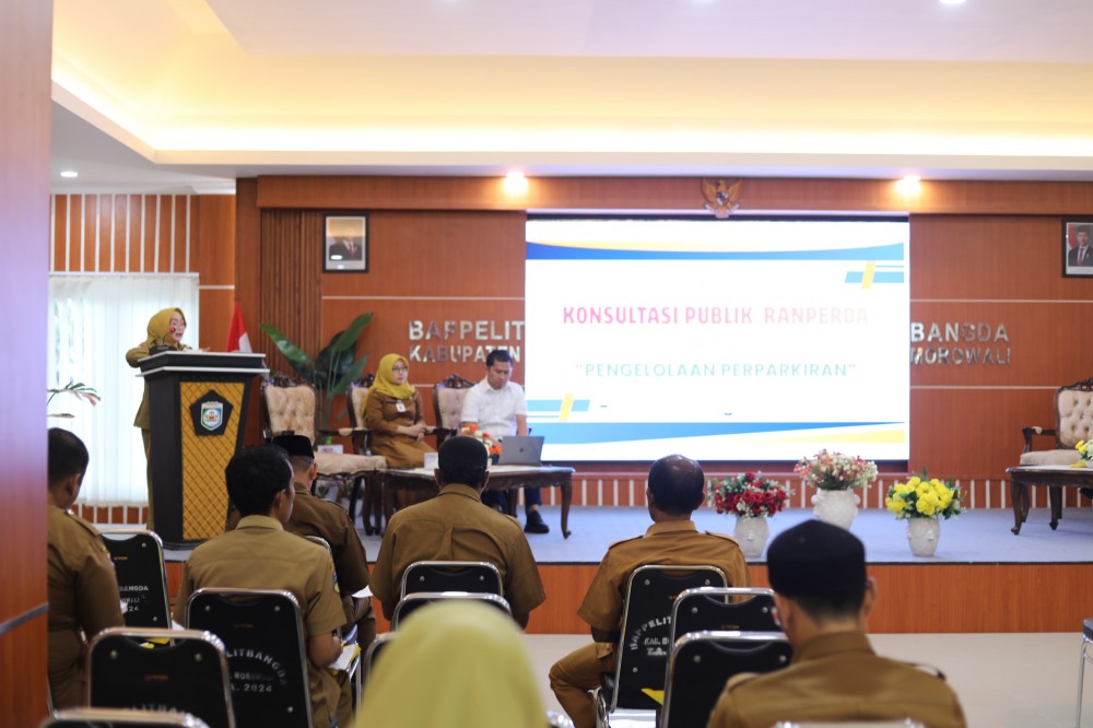 KONSULTASI PUBLIK: Suasana konsultasi publik Pemkab Morowali, Selasa (24/2/2026).(FOTO: SUPRIYONO/RADAR PALU).