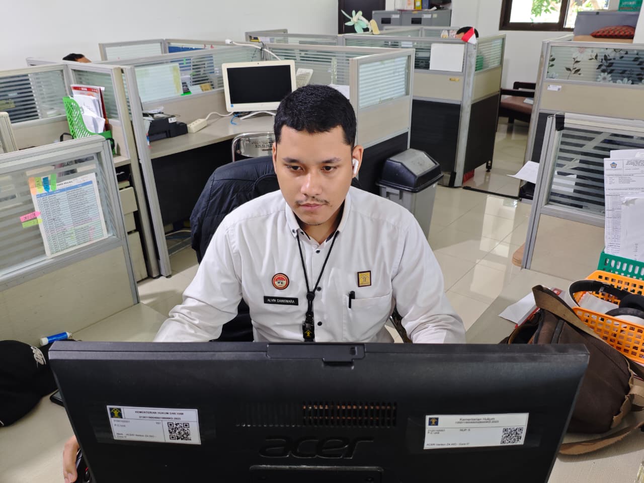 Penyeragaman Standar Pelayanan Publik di lingkungan Kementerian Hukum yang dilaksanakan secara virtual.