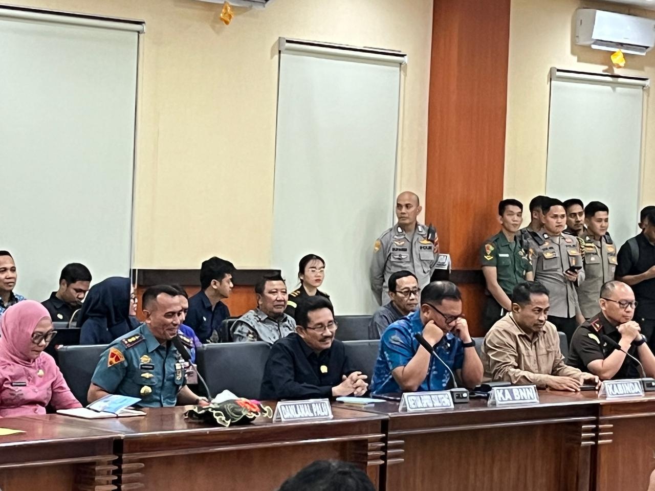 RAPAT PIMPINAN: Waket Komisi I DPRD Sulteng, Elisa Bunga Allo, hadir di rapat pimpinan di Polda Sulteng.(FOTO: HUMAS DPRD SULTENG/RADAR PALU).  
