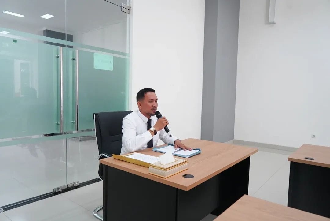 PESERTA: Rukly Chahyadi, saat mengikuti uji kelayakan dan kepatutan di DPRD Sulteng dalam proses seleksi KI Sulteng.(FOTO: DOK PRIBADI/RADAR PALU).  