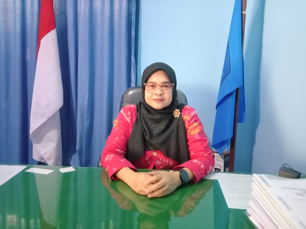 Kepala SDN 26 Palu, Maryam 