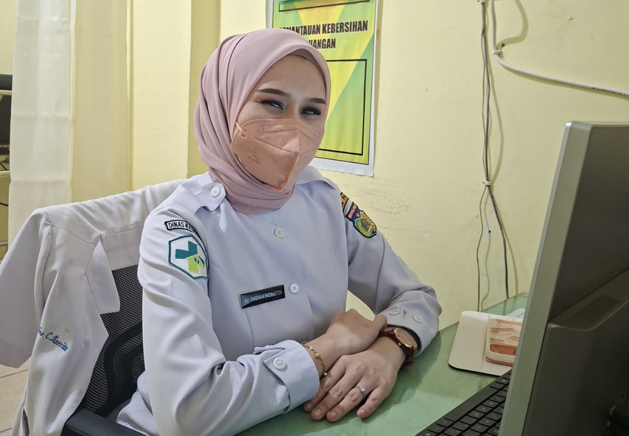 Dokter poli lansia Puskesmas Singgani, dr. Indah Yuliarni