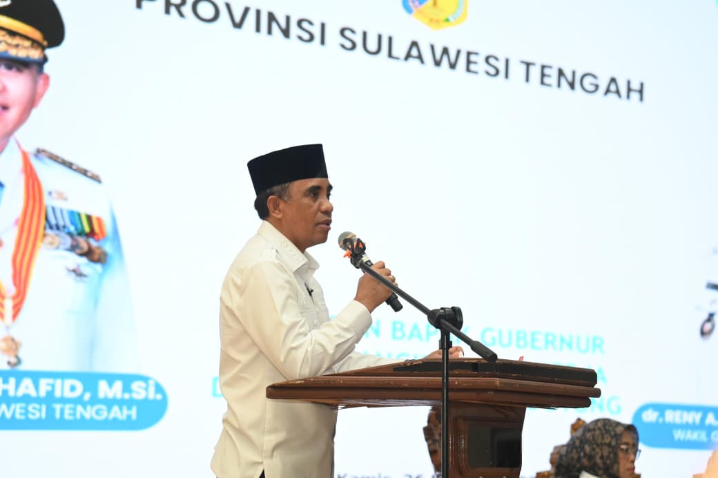 Gubernur Sulawesi Tengah Anwar Hafid memimpin rapat kerja bersama Pemerintah Kabupaten Parigi Moutong, Kamis (262).