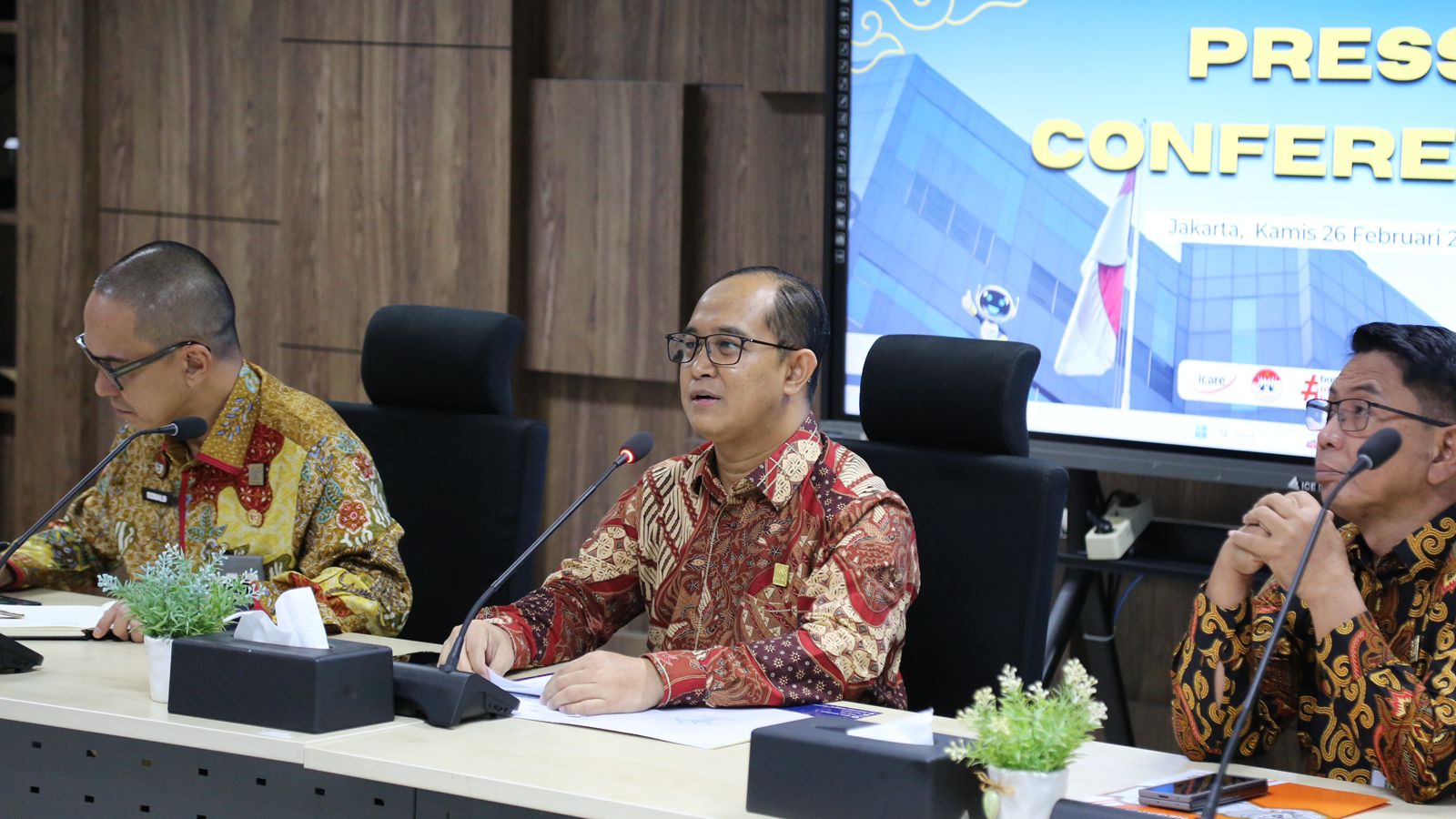 Direktur Jenderal Administrasi Hukum Umum (AHU) menyampaikan, proses pewarganegaraan atau naturalisasi dilakukan secara bertahap dan transparan.