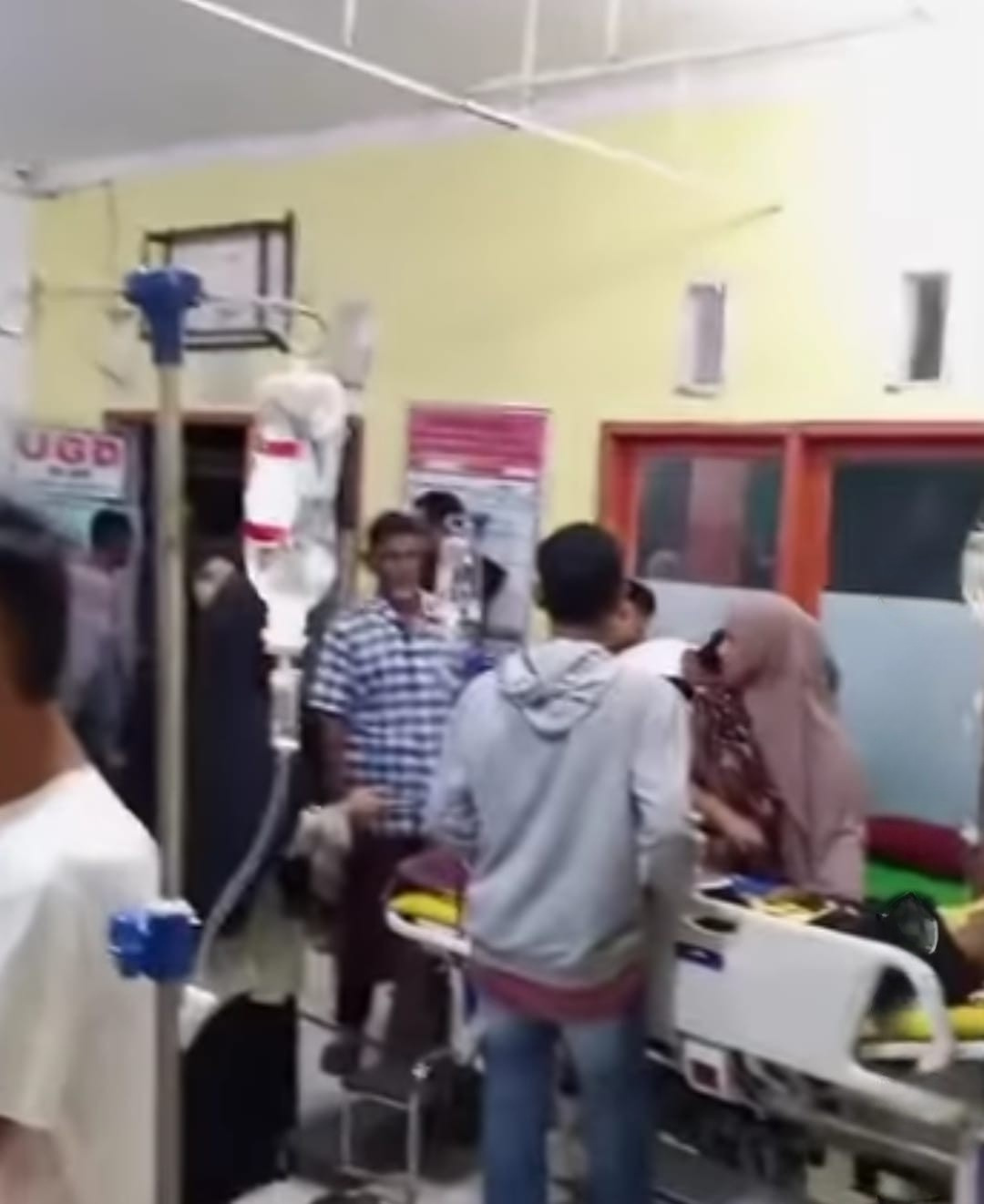 Tangkapan layar unggahan media sosial yang menyebut ratusan anak di Bireuen dirawat dan diduga terkait konsumsi menu MBG.