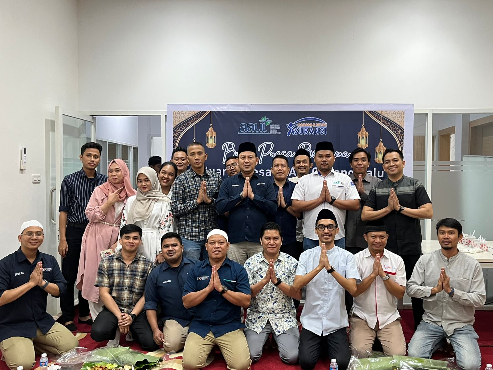 Suasana kebersamaan buka puasa bersama perwakilan perusahaan asuransi yang tergabung dalam Asosiasi Asuransi Umum Indonesia (AAUI) Kota Palu, Selasa (3/3