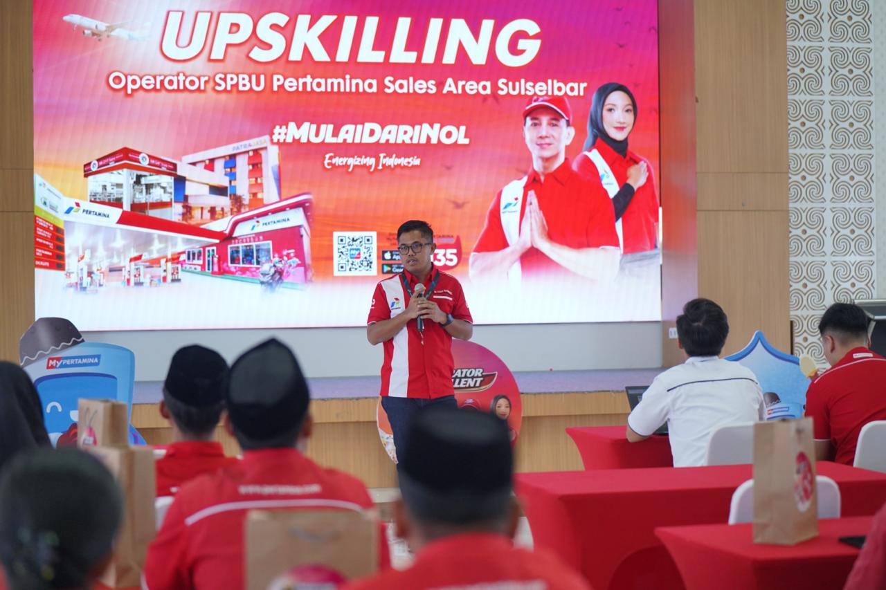 Pertamina Patra Niaga Regional Sulawesi menggelar upskilling 50 operator SPBU Sulselbar di Makassar jelang Ramadan dan Idulfitri 2026.