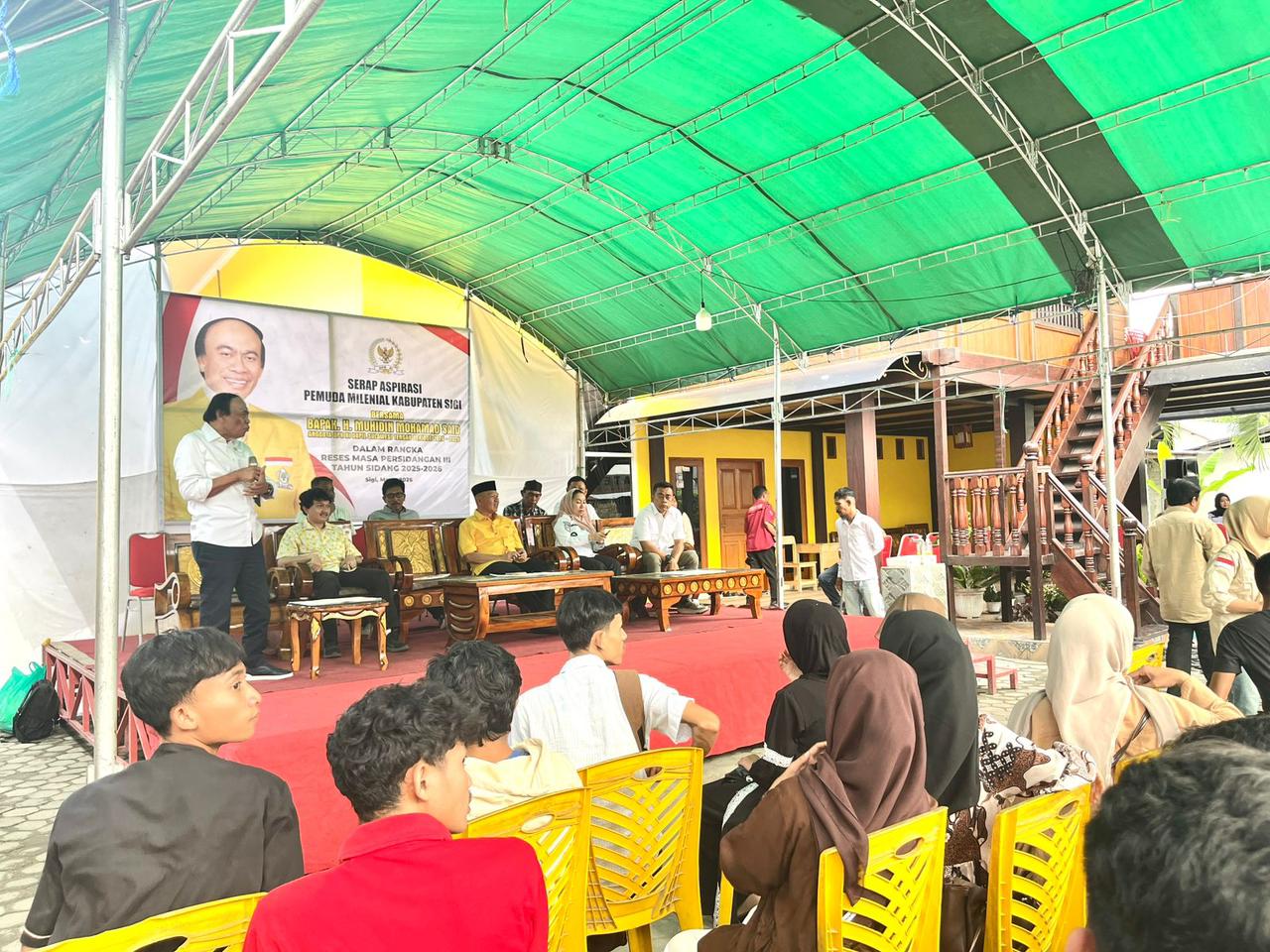DIALOG: Anggota DPR RI H. Muhidin Said saat memberikan arahan dalam menyerap aspirasi di Kabupaten Sigi.(FOTO: ANGEL SUMBARA/RADAR PALU).