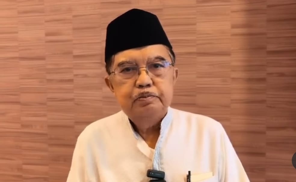 Ketua Umum Dewan Masjid Indonesia Jusuf Kalla menyerukan seluruh masjid di Indonesia membaca doa Qunut Nazilah pada Salat Jumat untuk mendoakan perdamaian dunia Islam di bulan Ramadan.