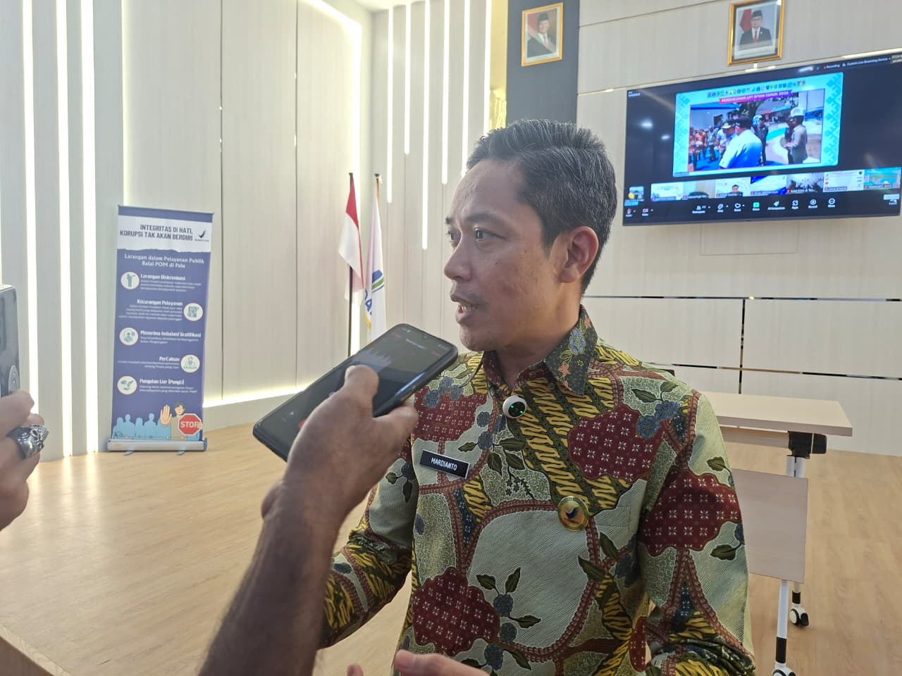 Kepala Balai POM Palu Mardianto menyampaikan sosialisasi anti gratifikasi kepada pegawai di Palu, Jumat (6/3/2026).