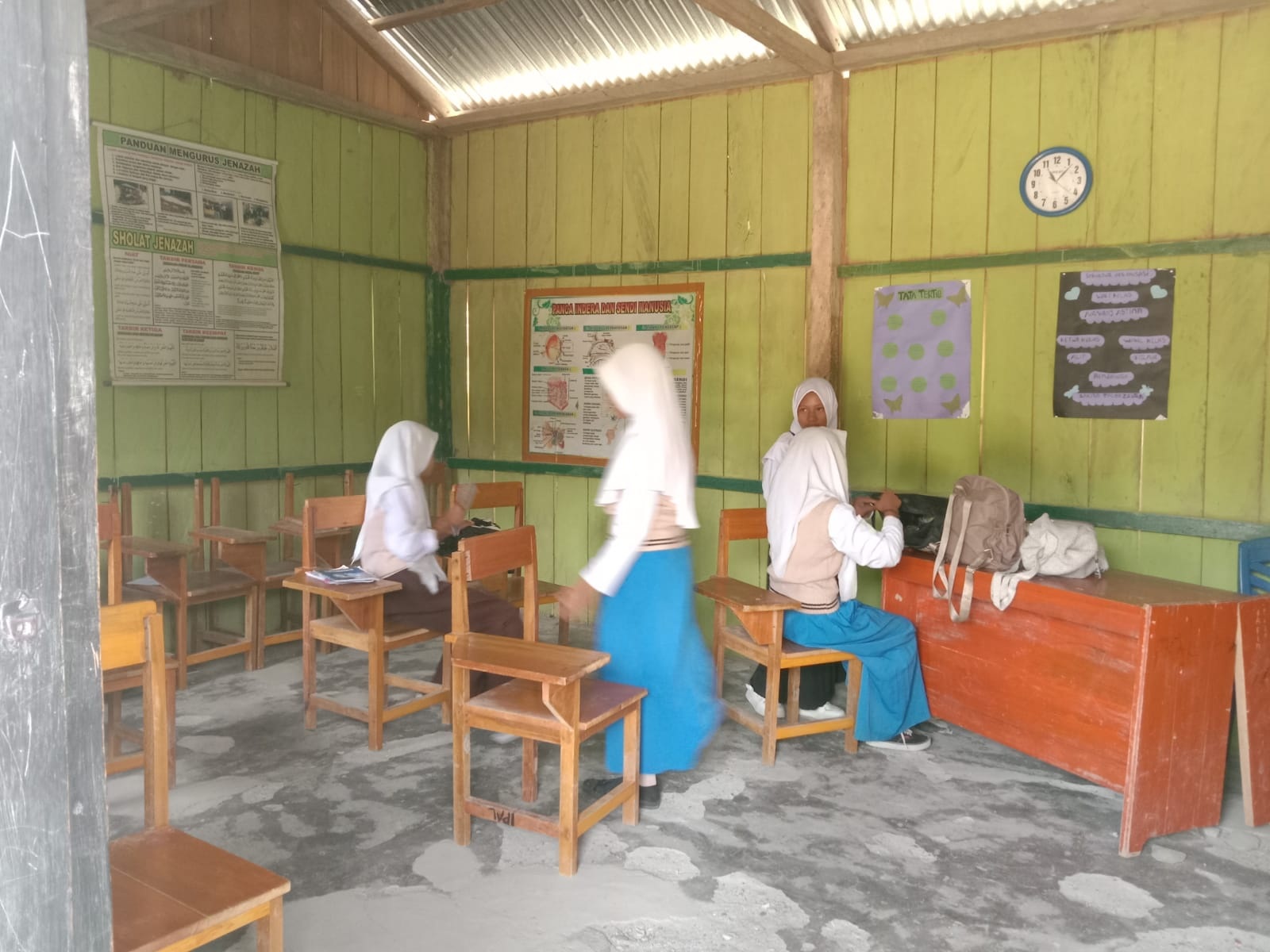 MEMPRIHATINKAN: Kondisi memprihatinkan sekolah ini>(FOTO: ADE SAFITRI/RADAR PALU)