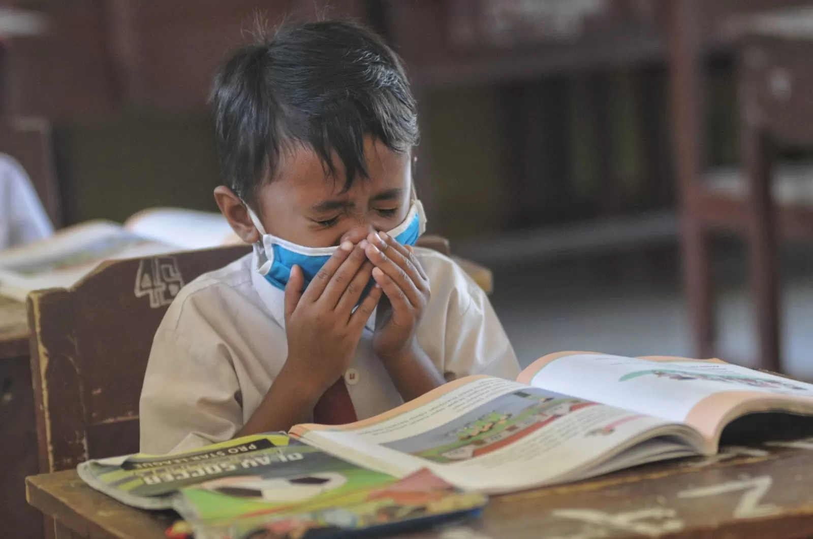 Orang tua diminta memastikan anak mendapatkan imunisasi MR lengkap pada usia 9 bulan, 18 bulan, dan saat kelas 1 SD.