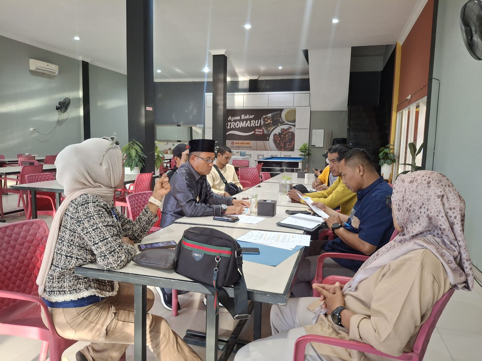 RAKER: Ketua PTMSI Sigi, Samuel Yansen Pongi memimpin jalannya Raker.(FOTO: ANGEL SUMBARA/RADAR PALU).  
