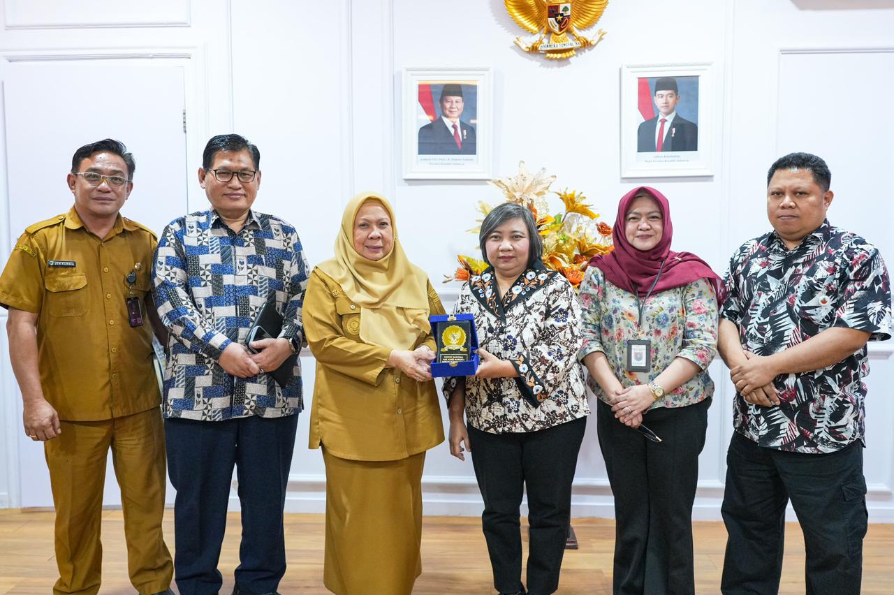  Wakil Gubernur Sulteng Reny A. Lamadjido menerima audiensi Ketua Komnas HAM RI Anis Hidayah terkait rencana audit pemenuhan HAM di kabupaten dan kota di Sulawesi Tengah.