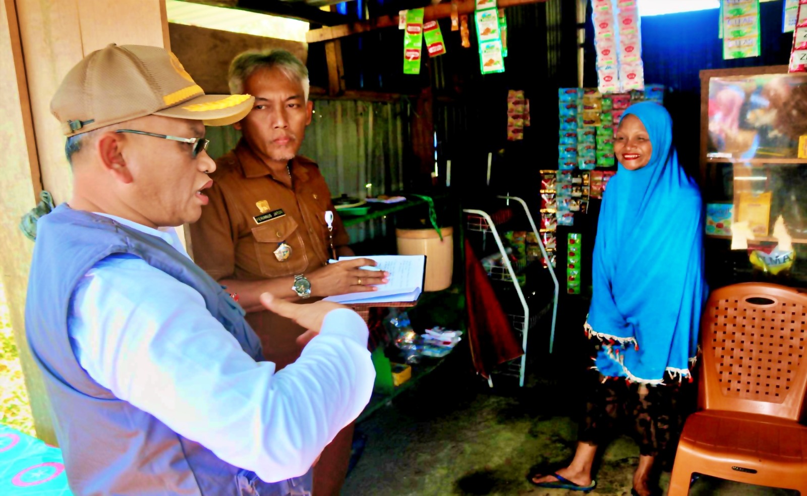MEMIMPIN: Asisten II Pemprov Sulteng Rudi Dewanto saat memimpin sidak pangkalan dan pengecer LPG bersubsidi di Morowali Utara, Selasa (10/3/2026). (FOTO: ISTIMEWA/RADAR PALU)  &nbsp;
