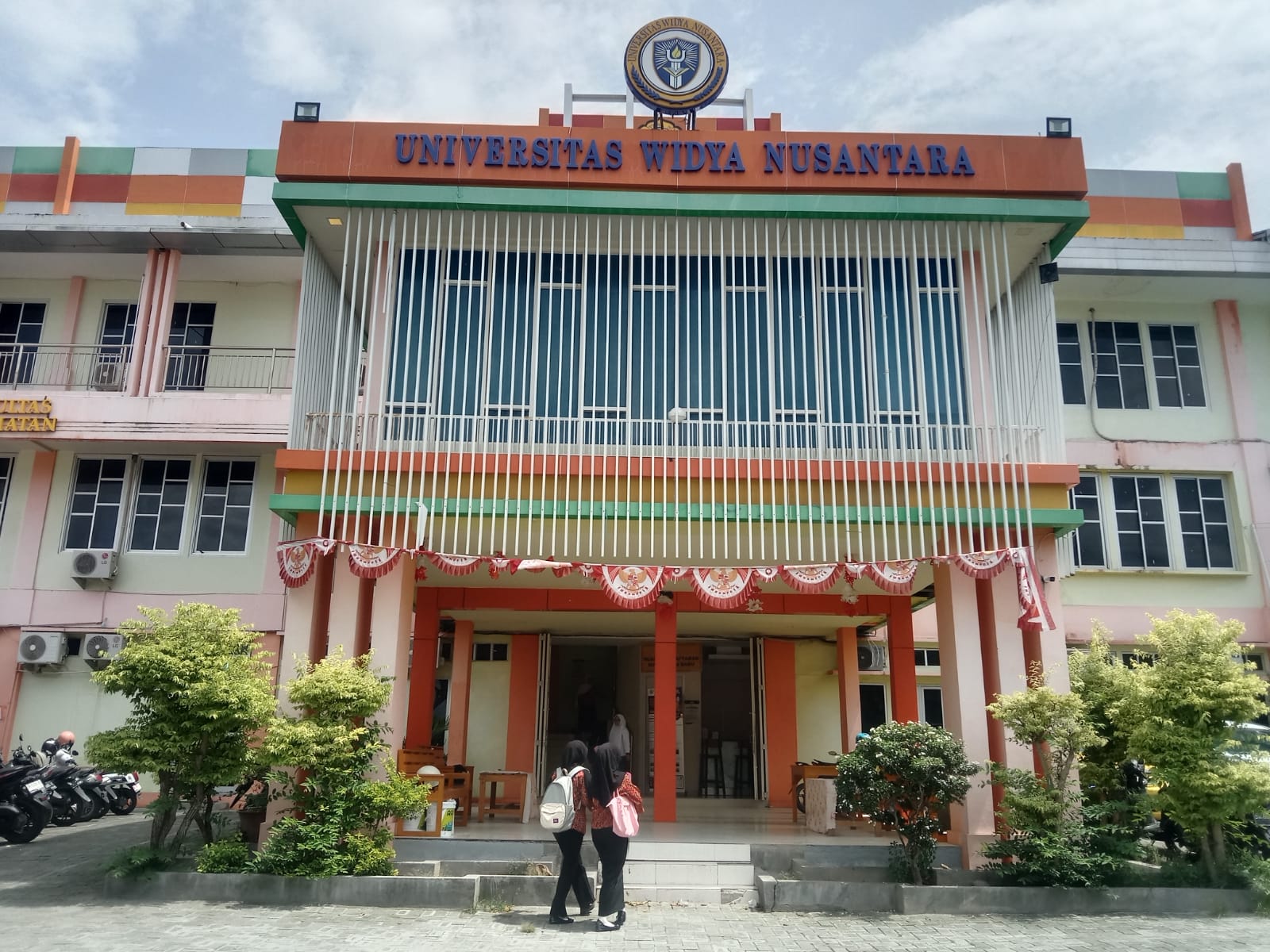 Lulusan Universitas Widya Nusantara (UWN) Palu kini mulai menembus pasar kerja internasional