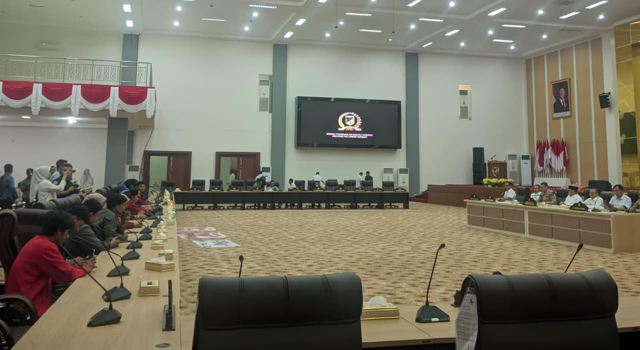 Aliansi Cipayung Plus menggelar RDP bersama anggota DPRD Provinsi Sulawesi Tengah di kantor DPRD di Jalan Moh. Yamin, Palu, Rabu (11/3/2026), menyampaikan sejumlah tuntutan 
