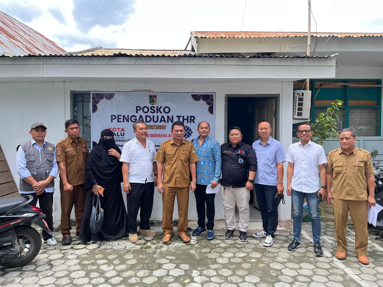 Pemerintah Kota Palu membuka Posko Pengaduan THR 2026 di Jalan Bantilan untuk menerima laporan pekerja terkait pembayaran tunjangan hari raya.