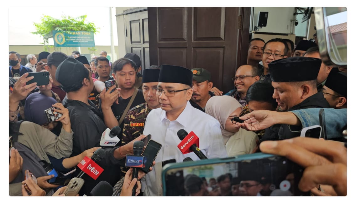Mantan Menteri Agama Yaqut Cholil Qoumas saat menghadiri sidang perdana gugatan praperadilan atas penetapan dirinya sebagai tersangka oleh KPK di PN Jaksel, Selasa (24/2) 