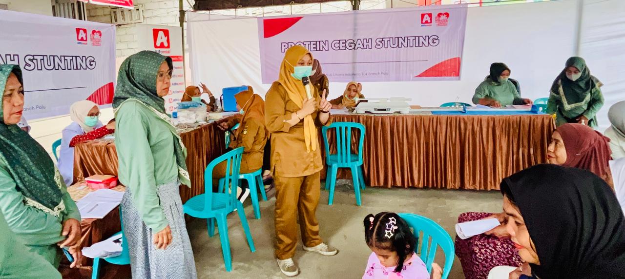 EDUKASI: Kegiatan Edukasi Keluarga Balita bertema &ldquo;Protein Cegah Stunting&rdquo; yang digelar Alfamidi Cabang Palu bersama Puskesmas Nosarara di Alfamidi I Gusti Ngurah Rai 3, Senin (9/3/2026).(FOTO: RAHMAT