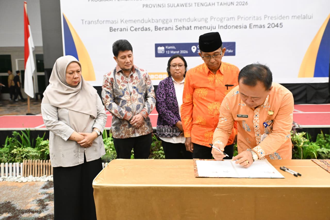 Wakil Gubernur Sulawesi Tengah Reny A. Lamadjido saat membuka Rakorda Program Bangga Kencana 2026 di Palu.
