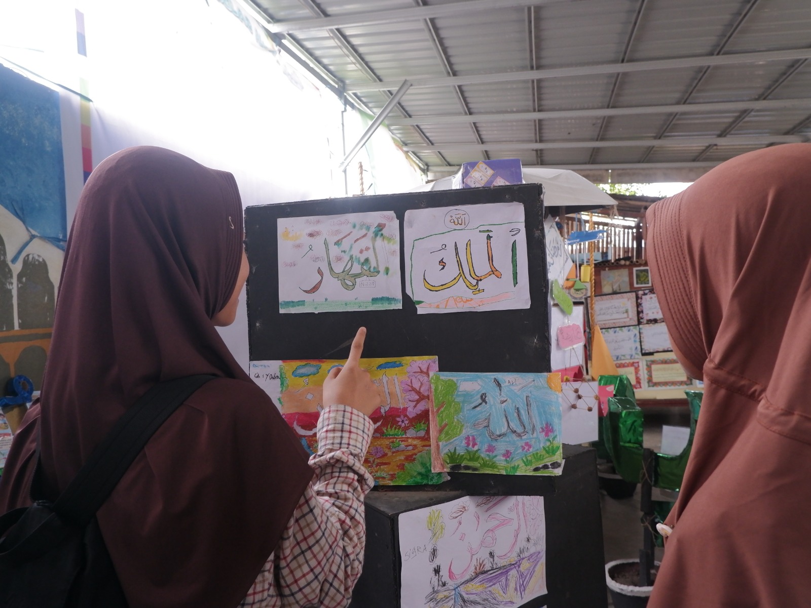 Puluhan karya kaligrafi siswa dipamerkan dalam Festival Kaligrafi Ramadan di PKBM An-Nahl Palu.