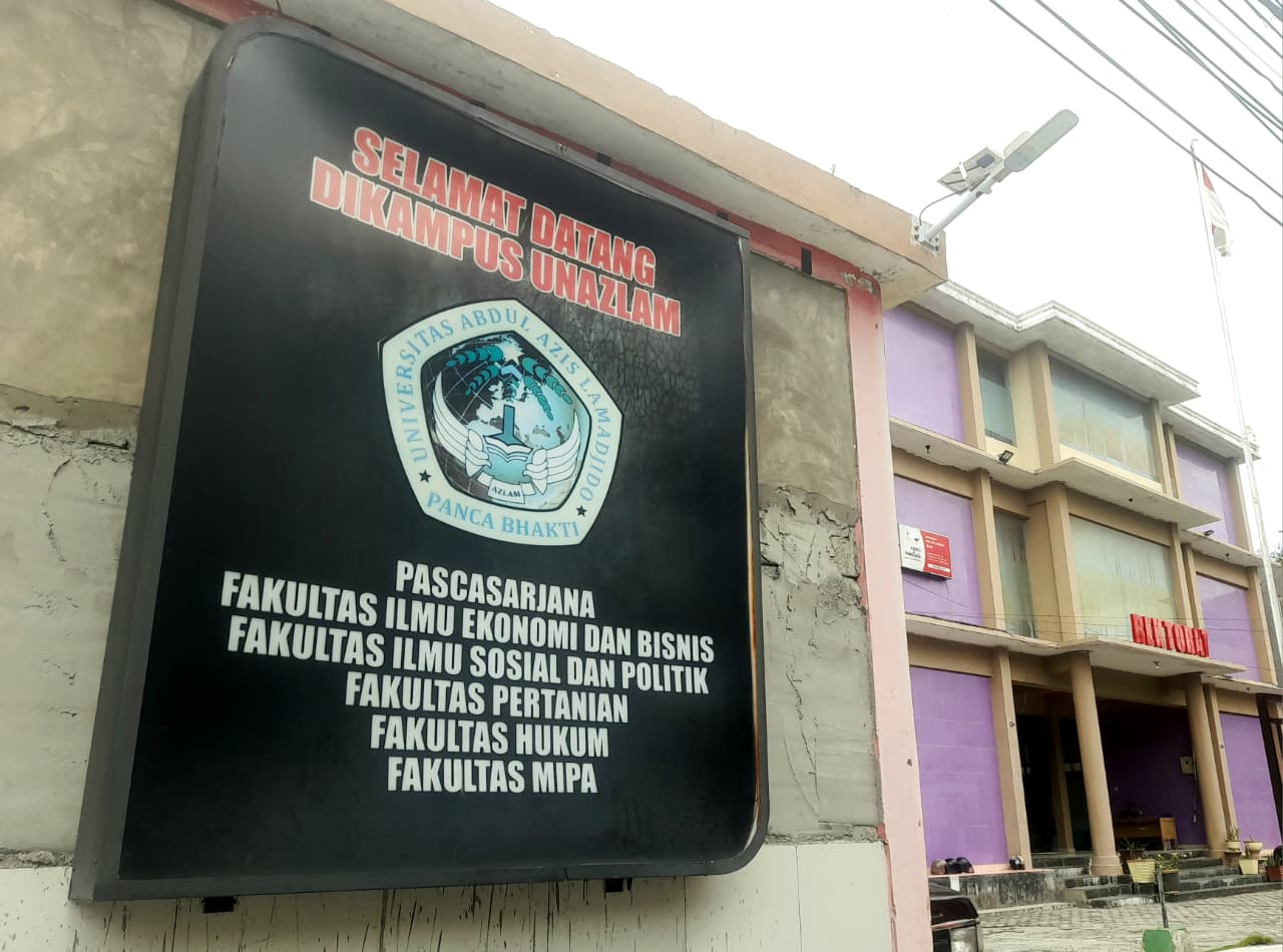 UNIVERSITAS AZLAM: Bangunan kampus Universitas Azis Lamadjido. 