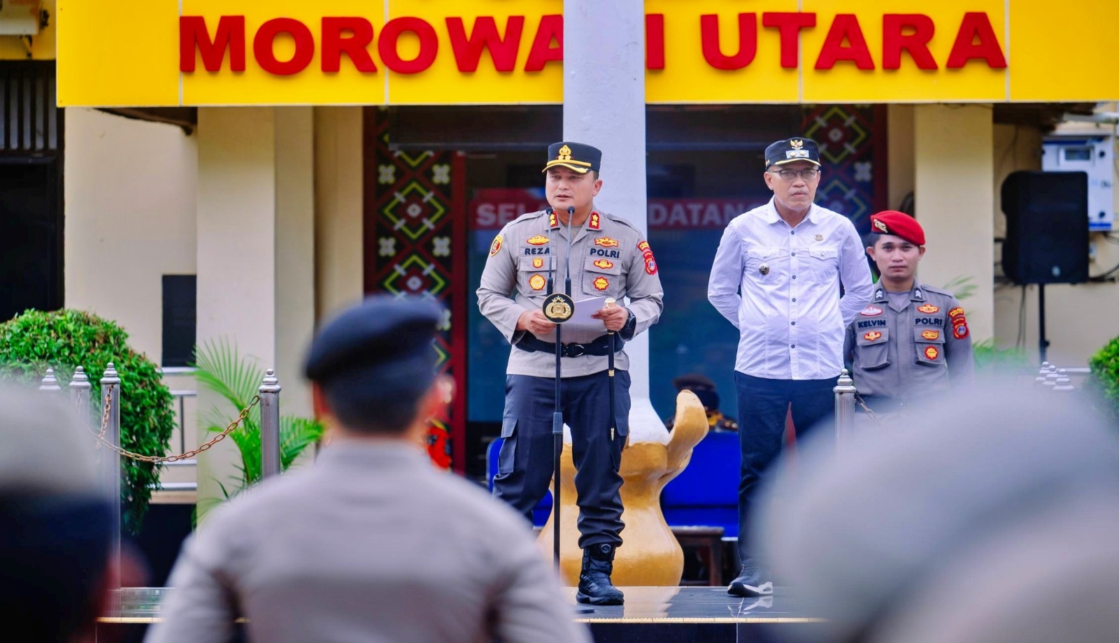 MEMIMPIN: Kapolres Morowali Utara AKBP Reza Khomeini S.I.K memimpin Apel Gelar Pasukan Operasi Ketupat Tinombala 2026, Kamis (12/3/2026). (FOTO: ISTIMEWA/RADAR PALU)