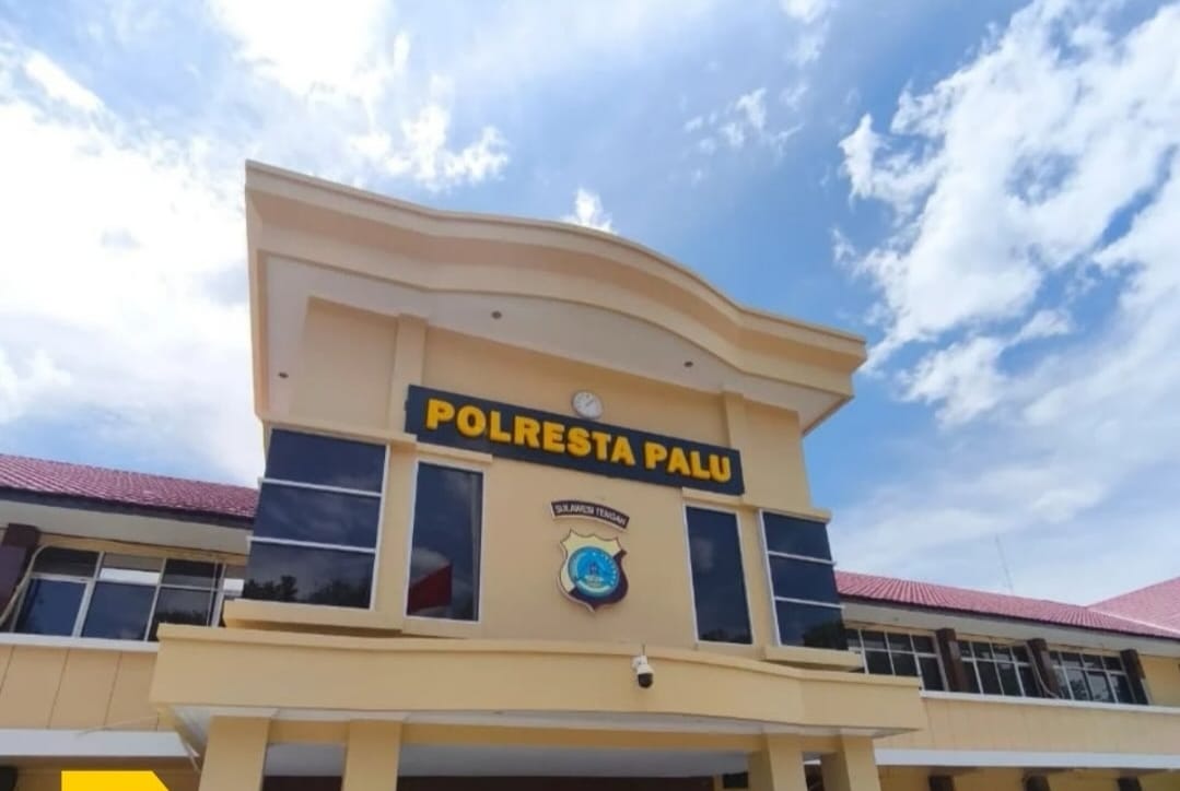 Gedung Polresta Palu yang membuka layanan Polresta Palu penitipan kendaraan mudik gratis dengan penjagaan polisi selama 24 jam.