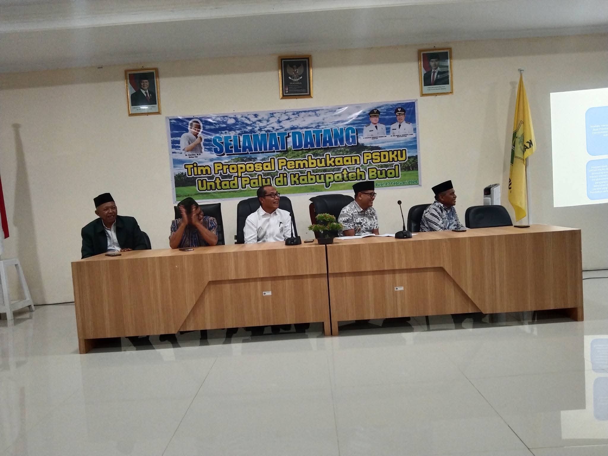 PEMBUKAAN: Tim proposal pembukaan PSDKU Untad Palu saat diterima Pemkab Buol.(FOTO: ISTIMEWA/RADAR PALU).