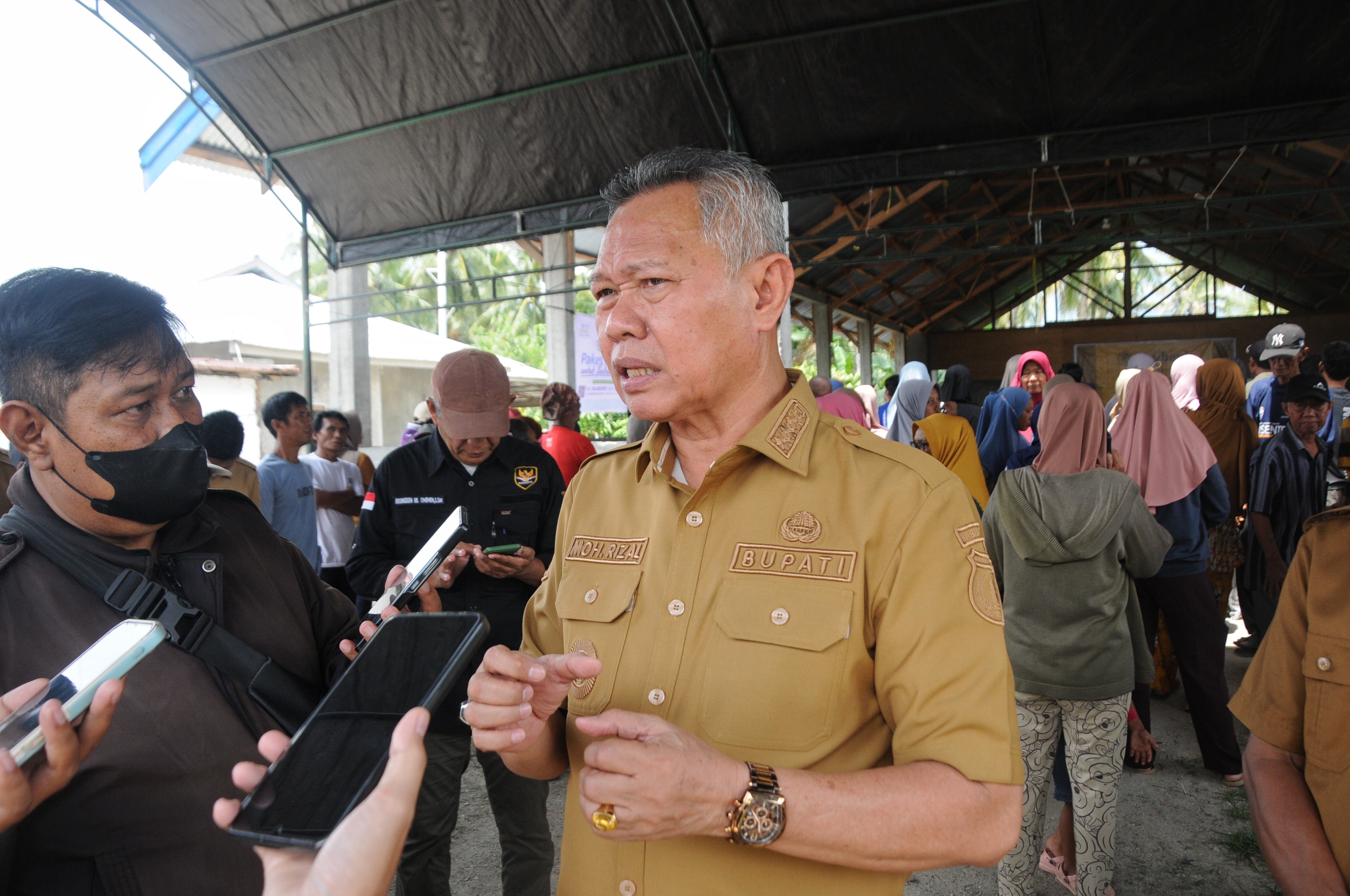 Bupati Sigi, Moh Rizal Intjenae.