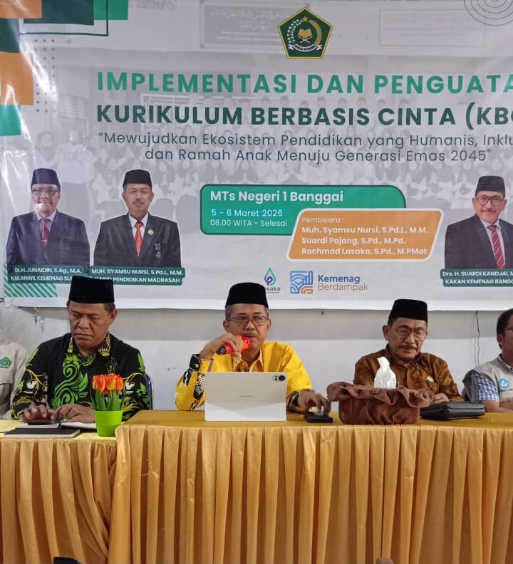 SAMBUTAN: Kabid Penmad Kanwil Kemenag Sulteng, H. Muh. Syamsu Nursi, saat memberikan sambutan sekaligus materi pengantar Kurikulum Berbasis Cinta.(FOTO: ISTIMEWA/RADAR PALU).  &nbsp;
