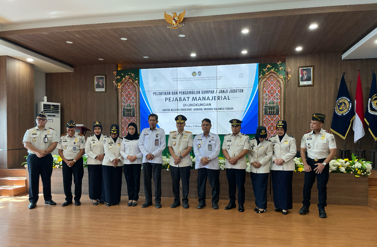 Suasana prosesi pelantikan lima pejabat manajerial  di lingkungan Kantor Wilayah Direktorat Jenderal Imigrasi Sulawesi Tengah