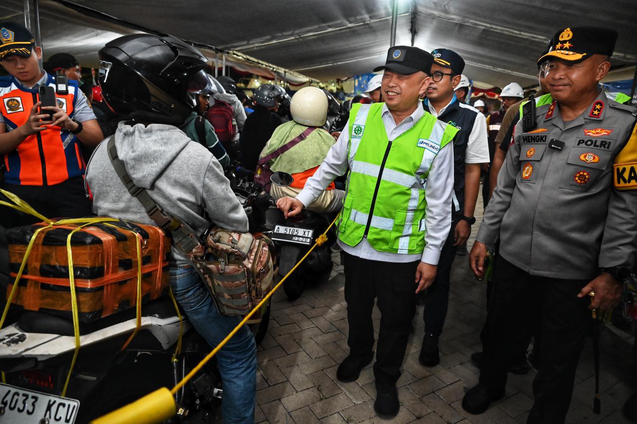 Menteri Perhubungan Dudy Purwagandhi meninjau Pelabuhan BBJ Bojonegara, Ciwandan, dan Merak di Banten untuk memastikan kelancaran penyeberangan Jawa&ndash;Sumatra jelang arus mudik Lebaran 2026.