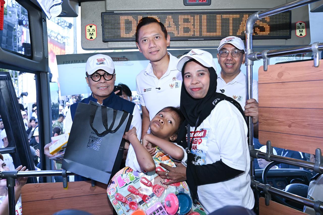 Program Mudik Gratis BUMN 2026 resmi diberangkatkan melalui prosesi flag off pada Selasa (17/3) di Ring Road Gelora Bung Karno (GBK), Senayan, Jakarta.