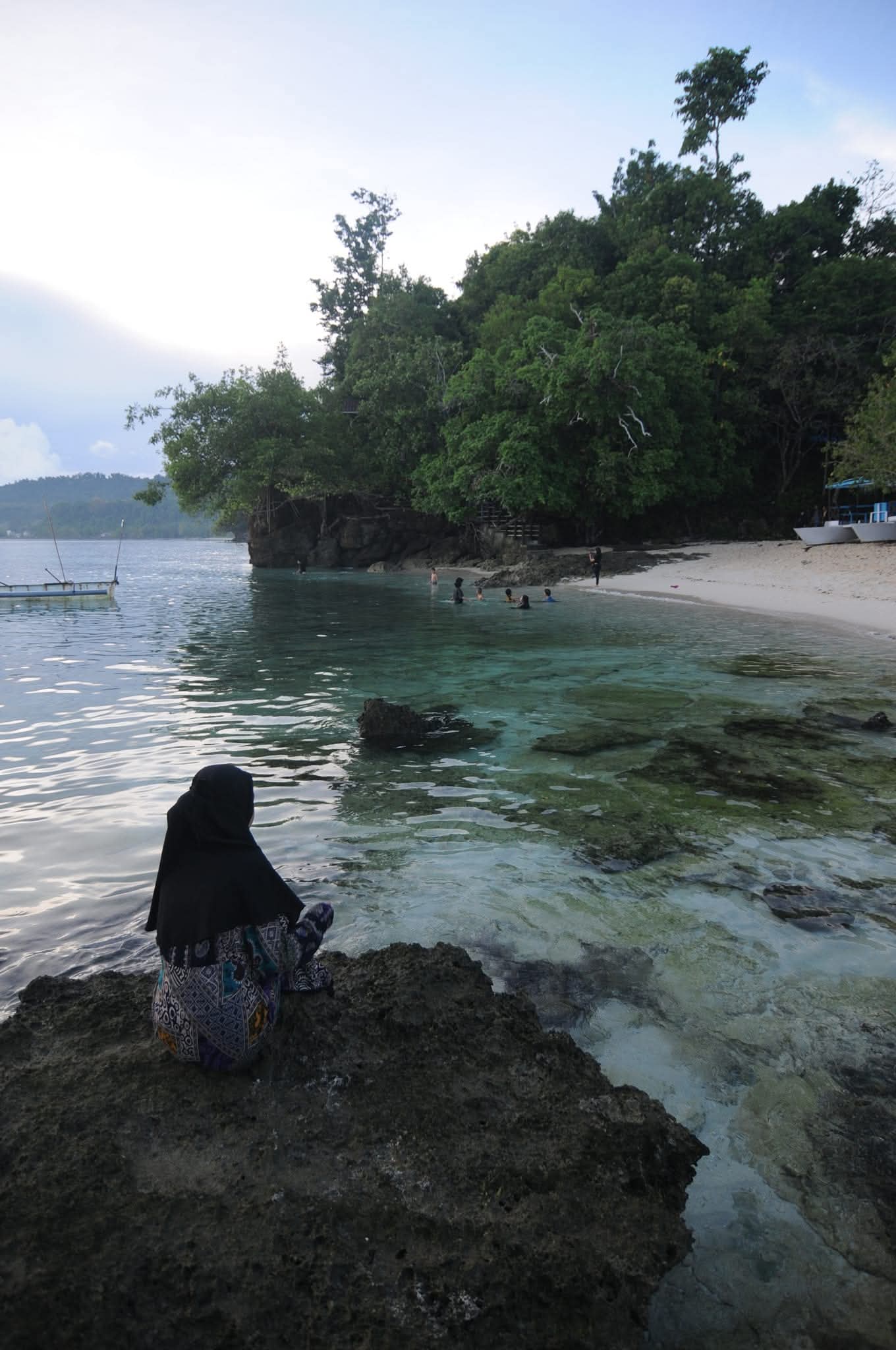 Wisata pantai Bambahano.