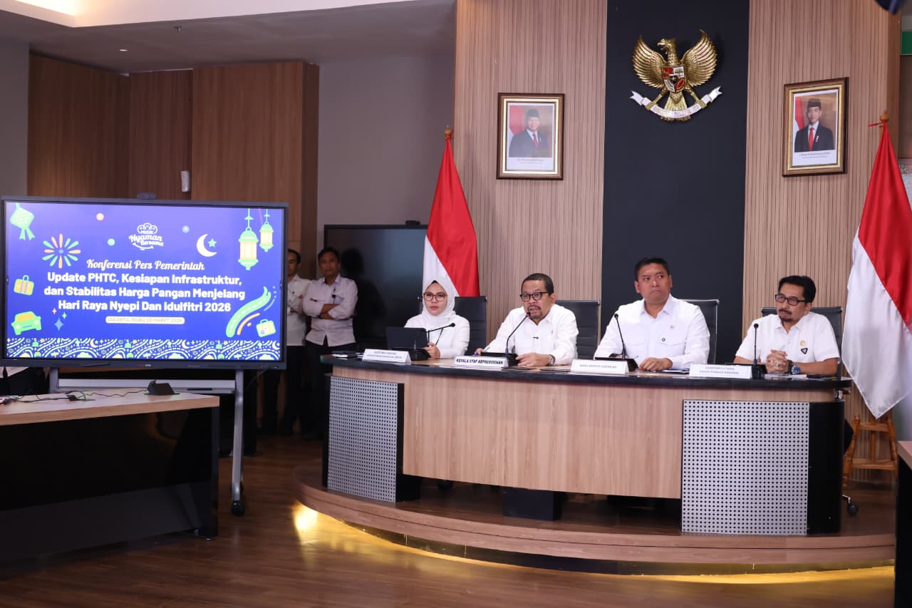 Wamentan Sudaryono saat konferensi pers memastikan stok pangan nasional 2026 aman dan harga tetap terkendali jelang Lebaran.