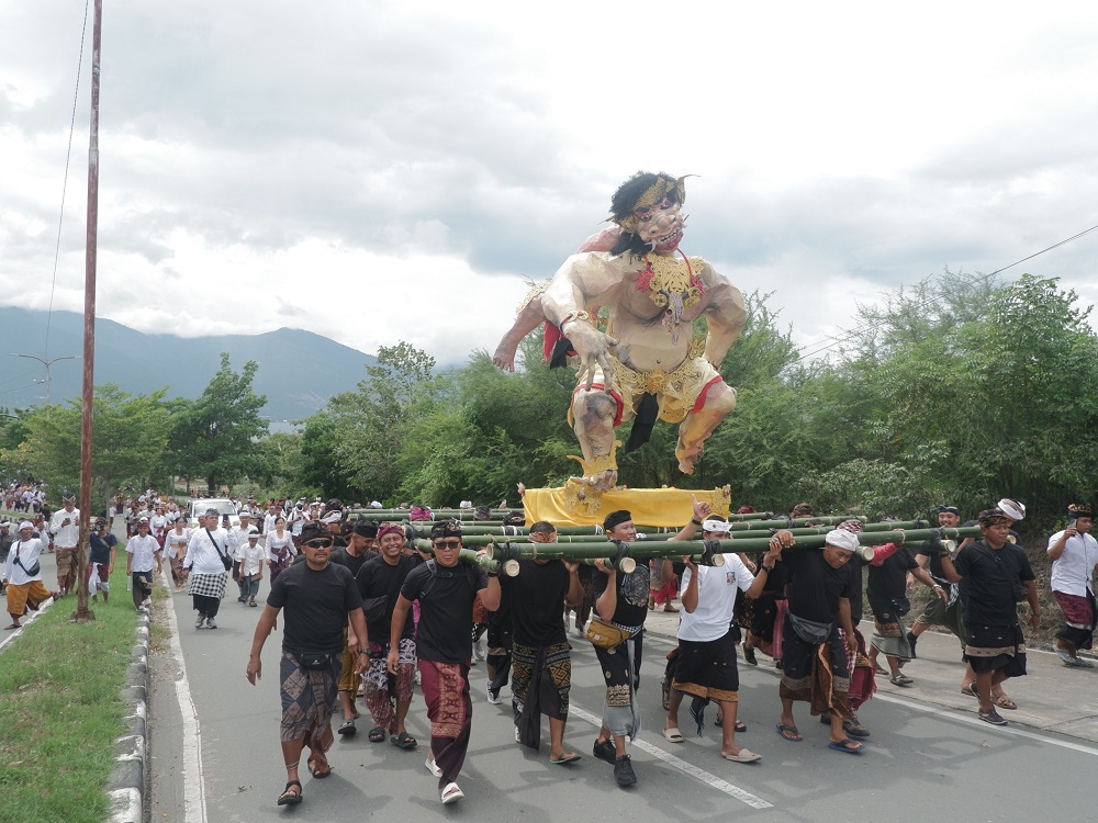 Ratusan Umat Hindu di Kota Palu mengikuti pawai Ogoh-Ogoh sambut Nyepi 2026.