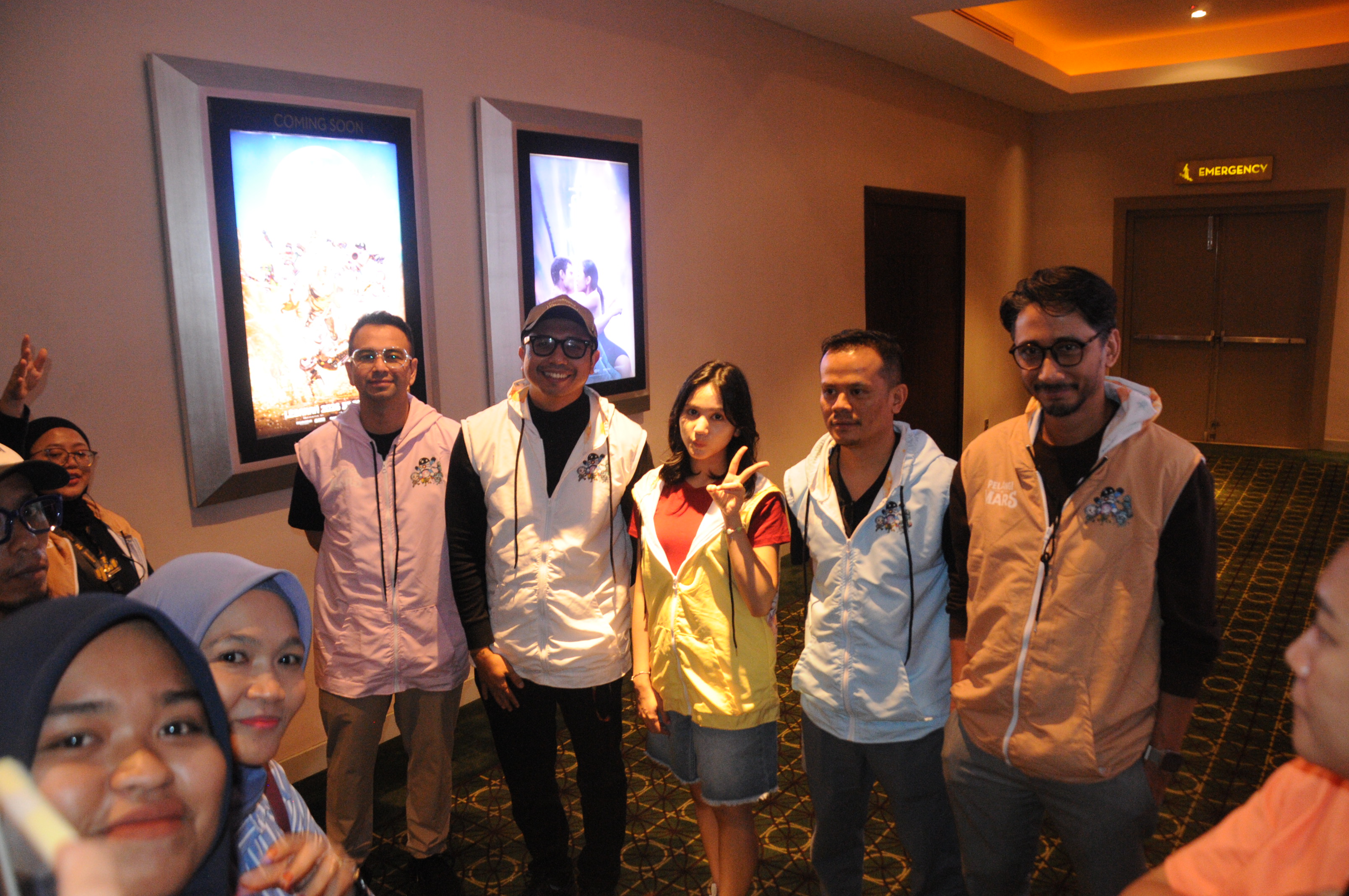 Film keluarga Pelangi di Mars resmi diperkenalkan melalui kegiatan special screening di Palu Grand Mall XXI, Kamis (19/3/2026). 