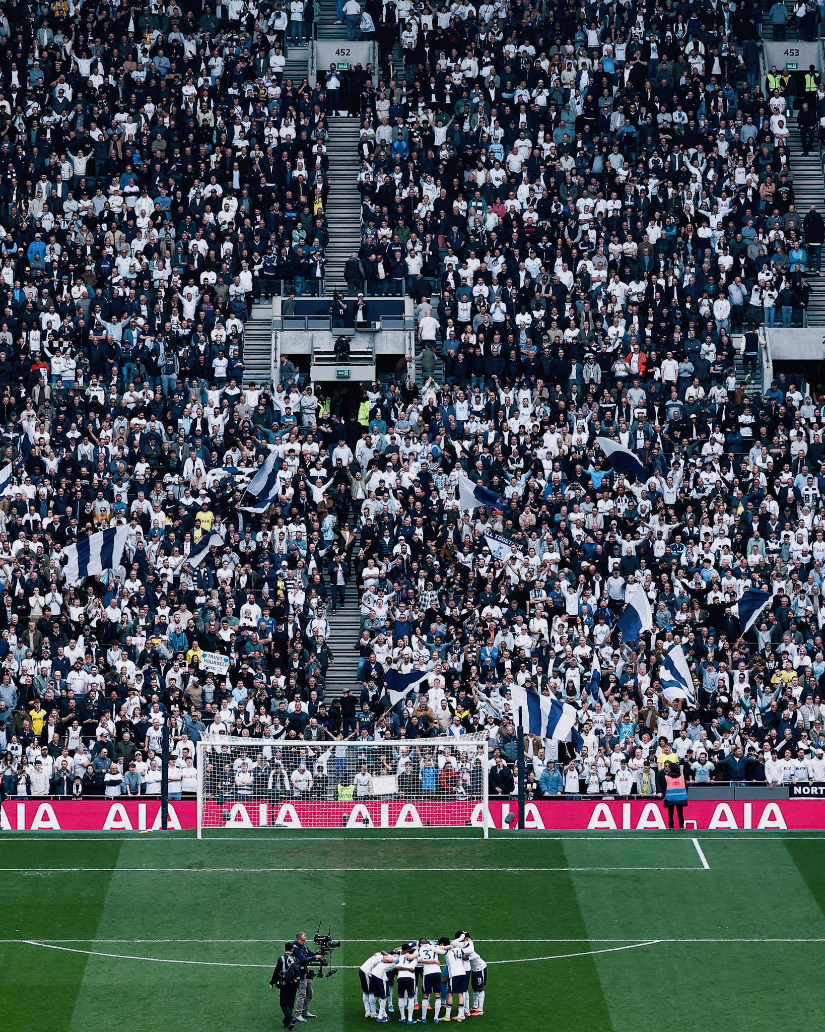 Tottenham Hotspur kian terpuruk di penghujung musim 2025/2026. 