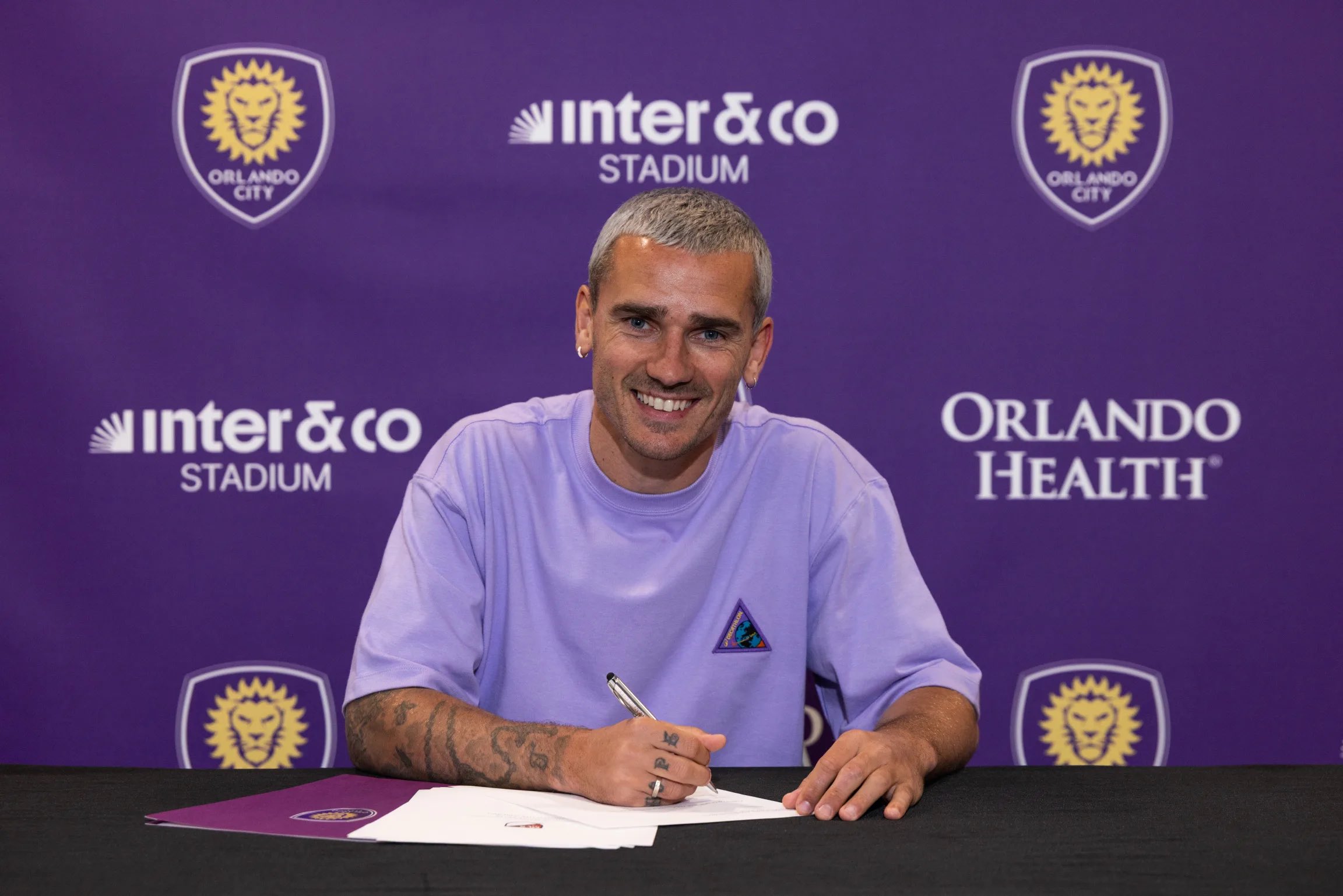 Bintang Prancis, Antoine Griezmann, resmi akan melanjutkan kariernya di Major League Soccer (MLS) bersama Orlando City.