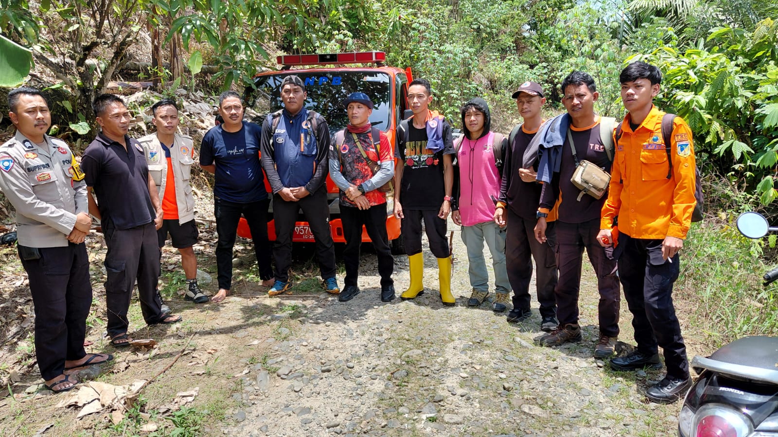 DIUPAYAKAN: Hingga Selasa (24/03), proses pencarian oleh tim gabungan dan warga setempat masih terus diupayakan.(FOTO: AHMAD HAMDANI/RADAR PALU)