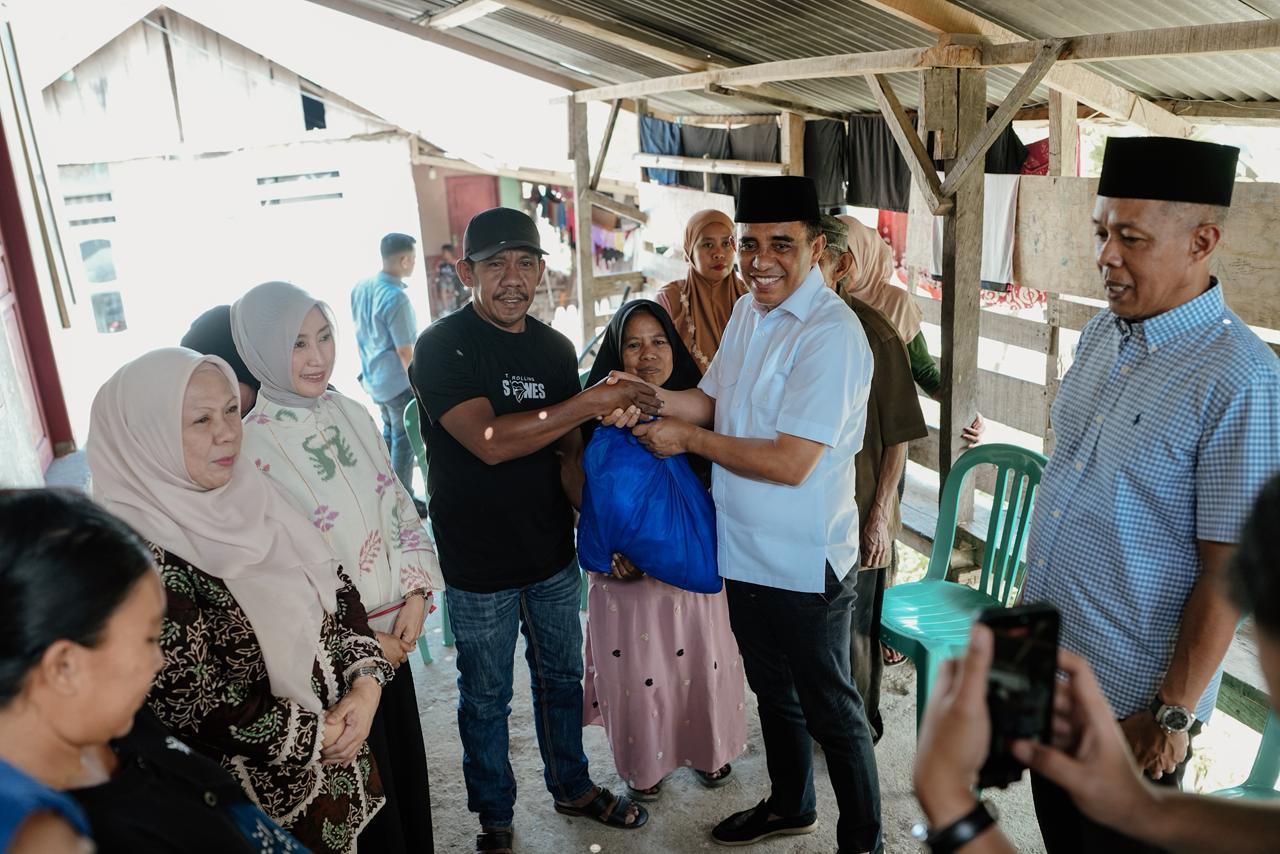 Gubernur Sulteng Anwar Hafid berdialog dengan warga saat kunjungan silaturahmi di Dusun Vatutela, Palu.