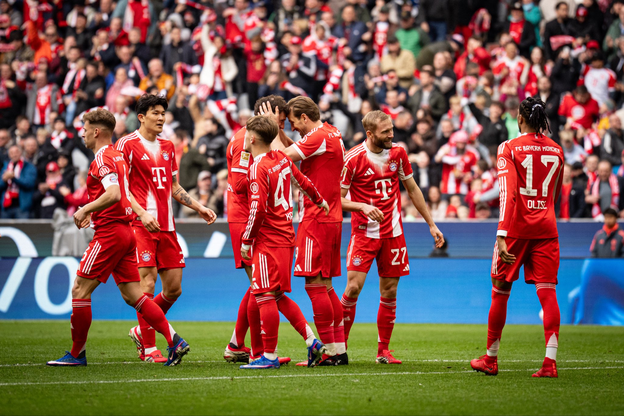 Bayern Munchen semakin dekat mencetak sejarah baru di Bundesliga musim 2025/26.