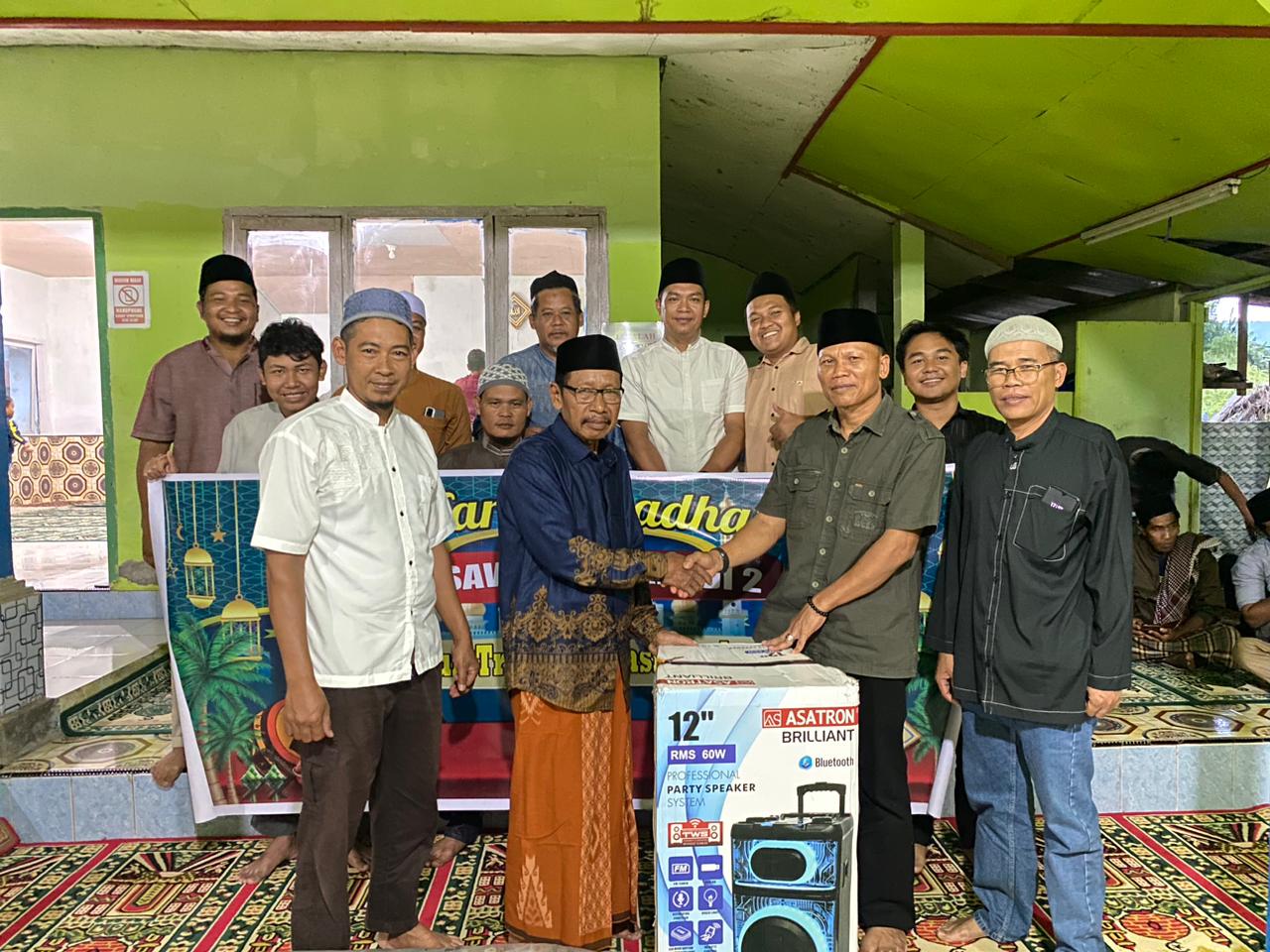 Safari Ramadhan PT SJA2 di Masjid Nurul Hidayah, Dusun Madoro, diisi penyaluran bantuan dan buka puasa bersama warga.