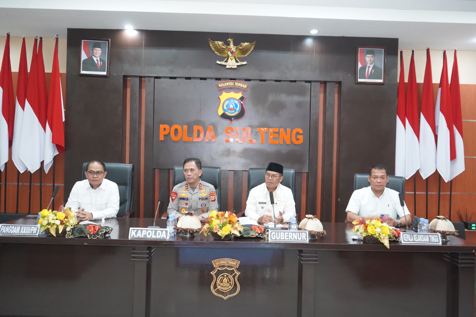 Kapolda Sulawesi Tengah Endi Sutendi memimpin rapat koordinasi kesiapan pengamanan Haul Habib Sayyid Idrus bin Salim Aljufri ke-58 di Aula Rupatama Polda Sulteng, Kamis (26/3/2026).